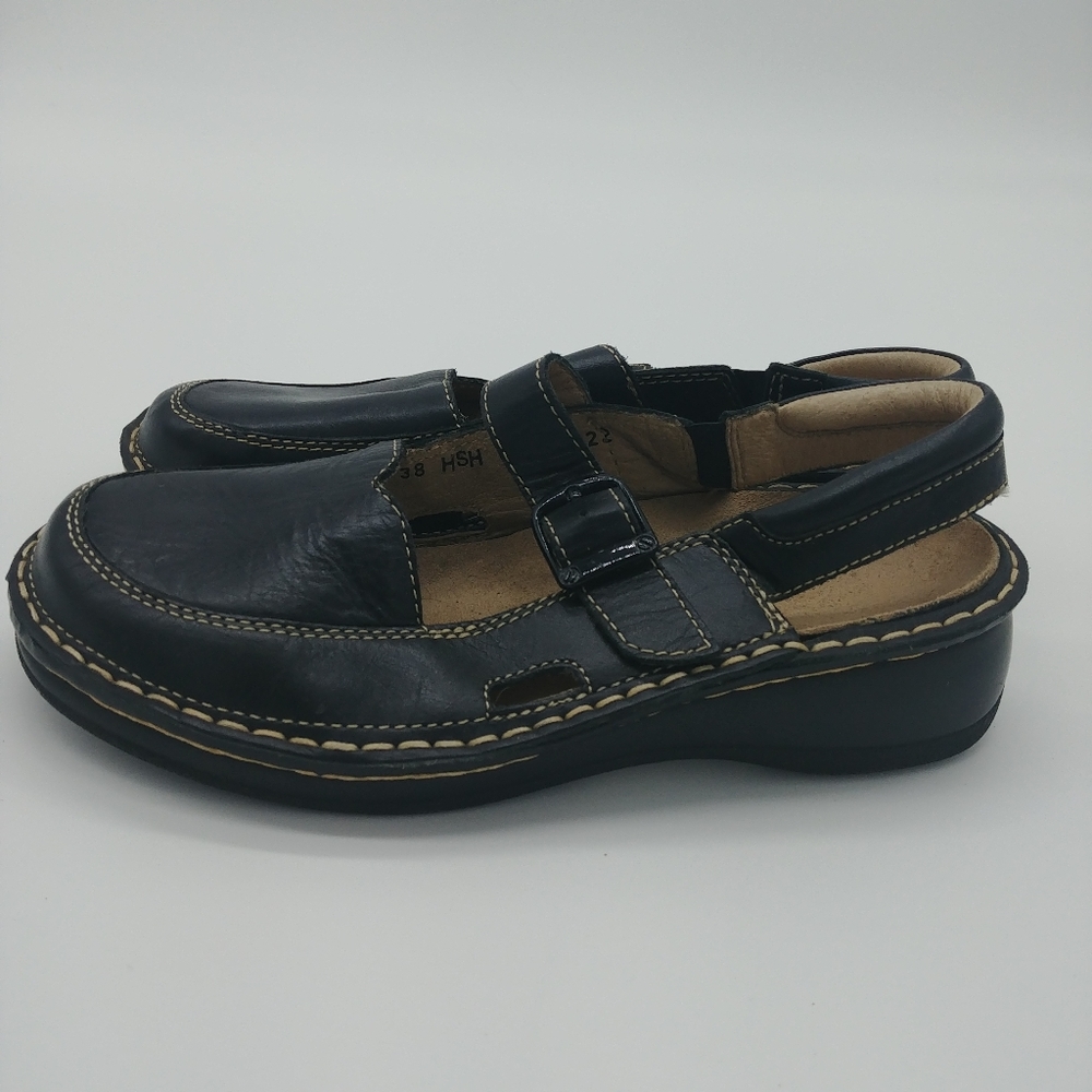 Kumfs black leather Mary Jane shoes